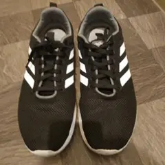 adidasランニングシューズ28