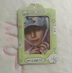 韓国 ハングル トレカケース y2k 緑 黄緑 白 犬