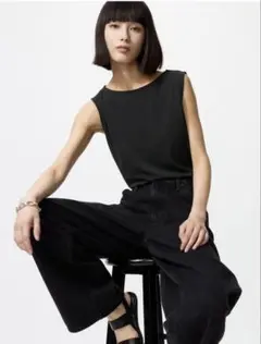 【未使用】UNIQLOクレープジャージポートネックTノースリーブ　S