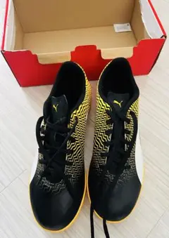 Puma トレーニングシューズ ブラック/イエロー　25.5cm
