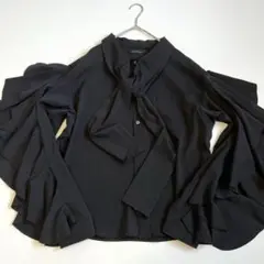 【美品】ノット コンベンショナル フリル長袖スリーブリボンネックシャツ 黒 F