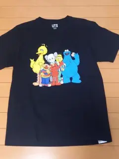 ユニクロ　Ut×Kaws　セサミストリート　コラボTシャツ