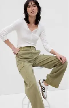 GAP モダンヘンリーネックTシャツ
