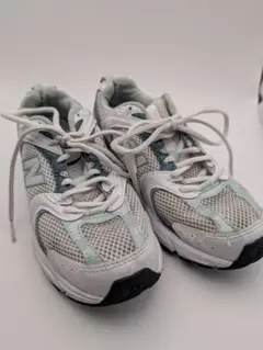 New Balance メッシュ ランニングシューズ　23.5cm