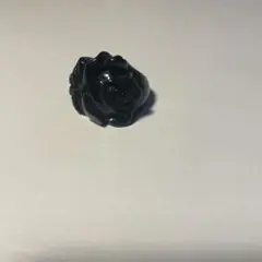 黒いバラデザインリング