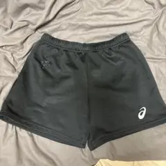 asics 黒 ショートパンツ