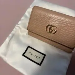 GUCCI ピンクレザーキーケース GG マーモント