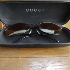 GUCCI ダークブラウンレンズ オーバルサングラス