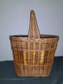 レトロな藤手提げかご