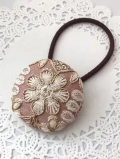 インド刺繍 くるみボタン ヘアゴム ①