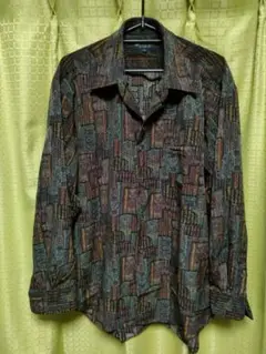 絶版 希少 古着 GINNICAROL 総柄 レトロ柄 シャツ になります。