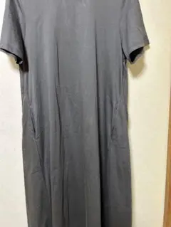 ユニクロ　ロングワンピース　グレー　L