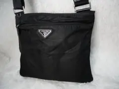✨美品✨PRADA(プラダ)　ショルダーバッグ　三角ロゴ　ナイロン　ブラック