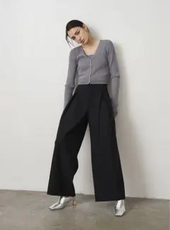 【極美品】　ELENDEEK CLEAN TUCK PANTS ブラック