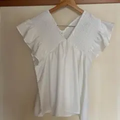 ホワイト フリル袖 シャーリングシャツ