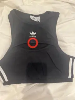 adidas ブラック タンクトップ