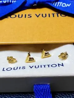 値下げ中 【美品】付属品 LV ヴィトンスタッズイヤリング・エセンシャルV