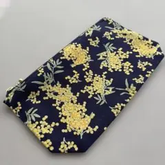 【ハンドメイド】ミモザ柄フラットポーチ 約12cm × 22cm ネイビー