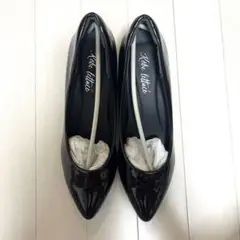 神戸レタス　黒エナメルポインテッドトゥパンプス 3L