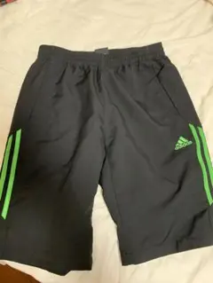 adidas ショーツ　ハーフパンツ　グリーン　緑