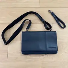 【美品】ckカルバンクライン ショルダー付き2wayクラッチバッグ ネイビー