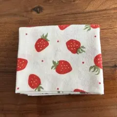 イチゴ柄　ハンカチ