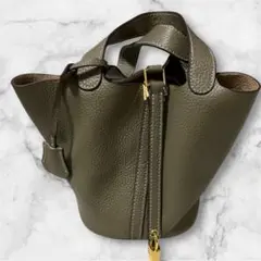 グレージュ　バケツ型レザー トートバッグ