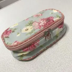 旅行の小物入れに!ローラアシュレイ⭐️アクセサリーケース