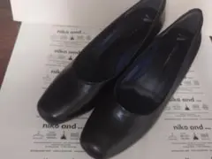 美品　パンプス　24,5 EEE ブラック