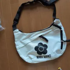 MARY QUANT フラワーロゴ ショルダーバッグ