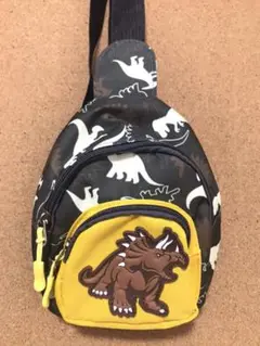 恐竜ワンショルダー　トリケラトプス