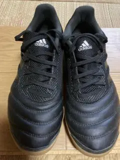 adidasフットサルシューズ