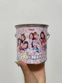 NiziU 缶