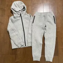 UNIQLOグレー フード付きスウェット上下セット 140