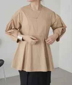 【訳あり】Omekashi オメカシ　タックボリュームペプラムブラウス