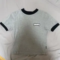 CHARM'S グレー Tシャツ
