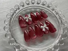 ネイルチップ レッド　赤　ガーネット リボン 推し活 ガーリー マグ　ワンホン