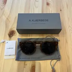 A. KJÆRBEDE サングラス ブラウントータス