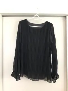 黒　長袖　腕絞り　透け感