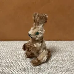 茶色いウサギのモールアート