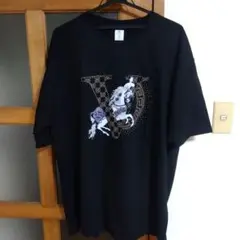 黒の4XL Tシャツ V字ロゴ 馬デザイン