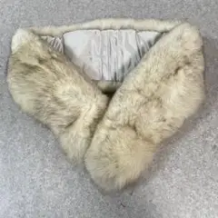 SAGA FOX ファーショール クリーム色
