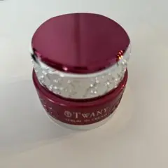 TWANY セラムインクリーム