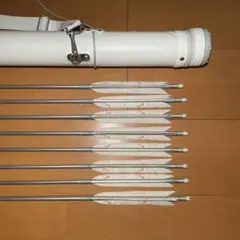 《 ほぼ未使用 》矢筒 矢 8本セット