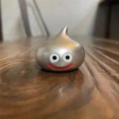 シルバー スライムキャラクター フィギュア　　　ガチャガチャで購入
