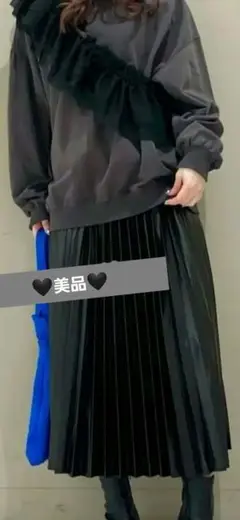 メタリックプリーツスカート　ブラック