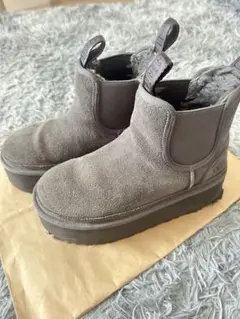UGG/ニューメルプラットフォームチェルシー