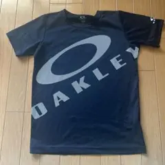 OAKLEYブラックTシャツ 150センチ