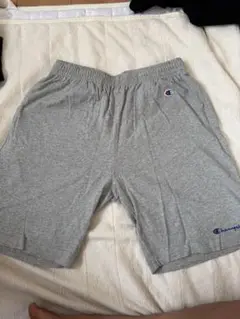 Champion グレーショートパンツ