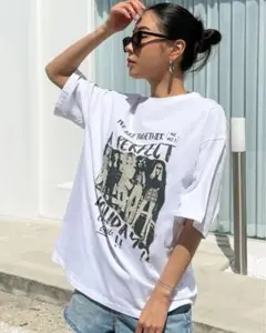 DAZY ロゴ&フィギュア グラフィック Tシャツ 古着
